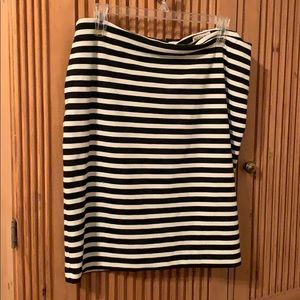 Cute knee-length Merona skirt.